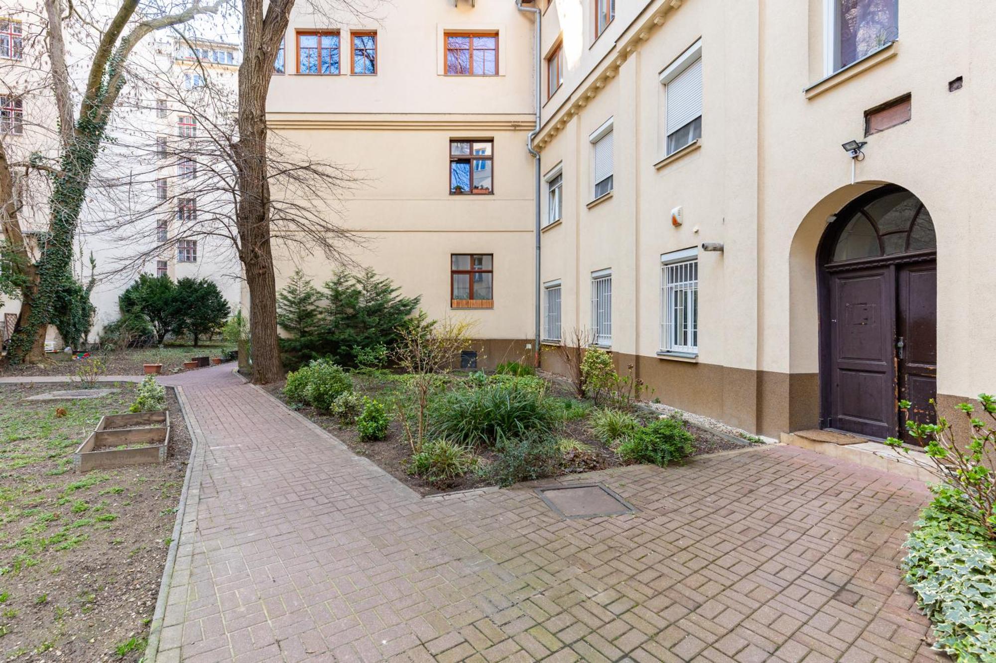 Appartamento Charming Flat, Steps From Castle - Historic Part Bratislava Esterno foto