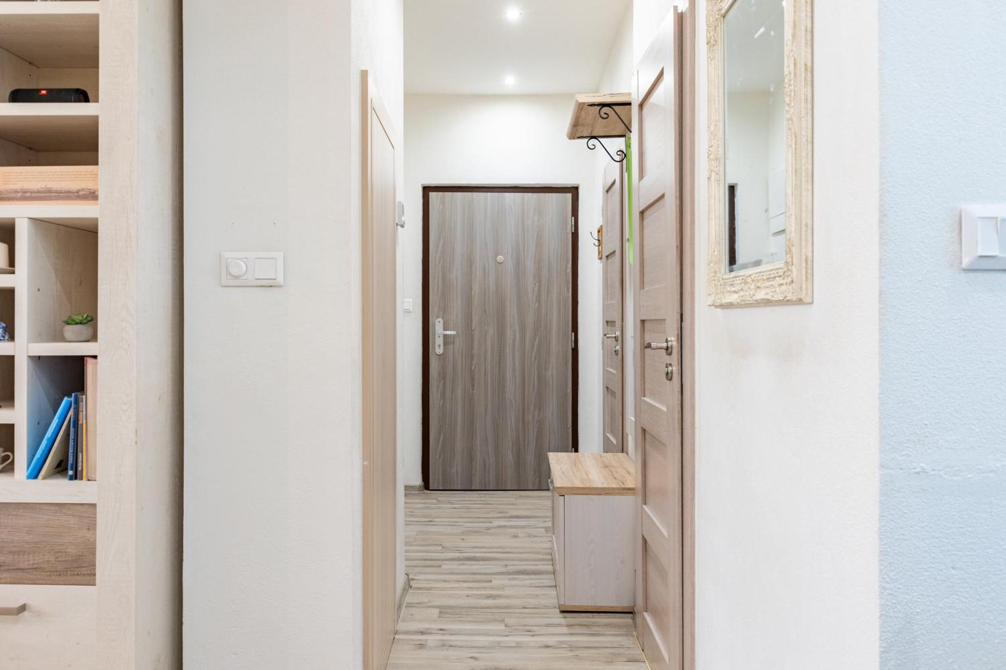 Appartamento Charming Flat, Steps From Castle - Historic Part Bratislava Esterno foto