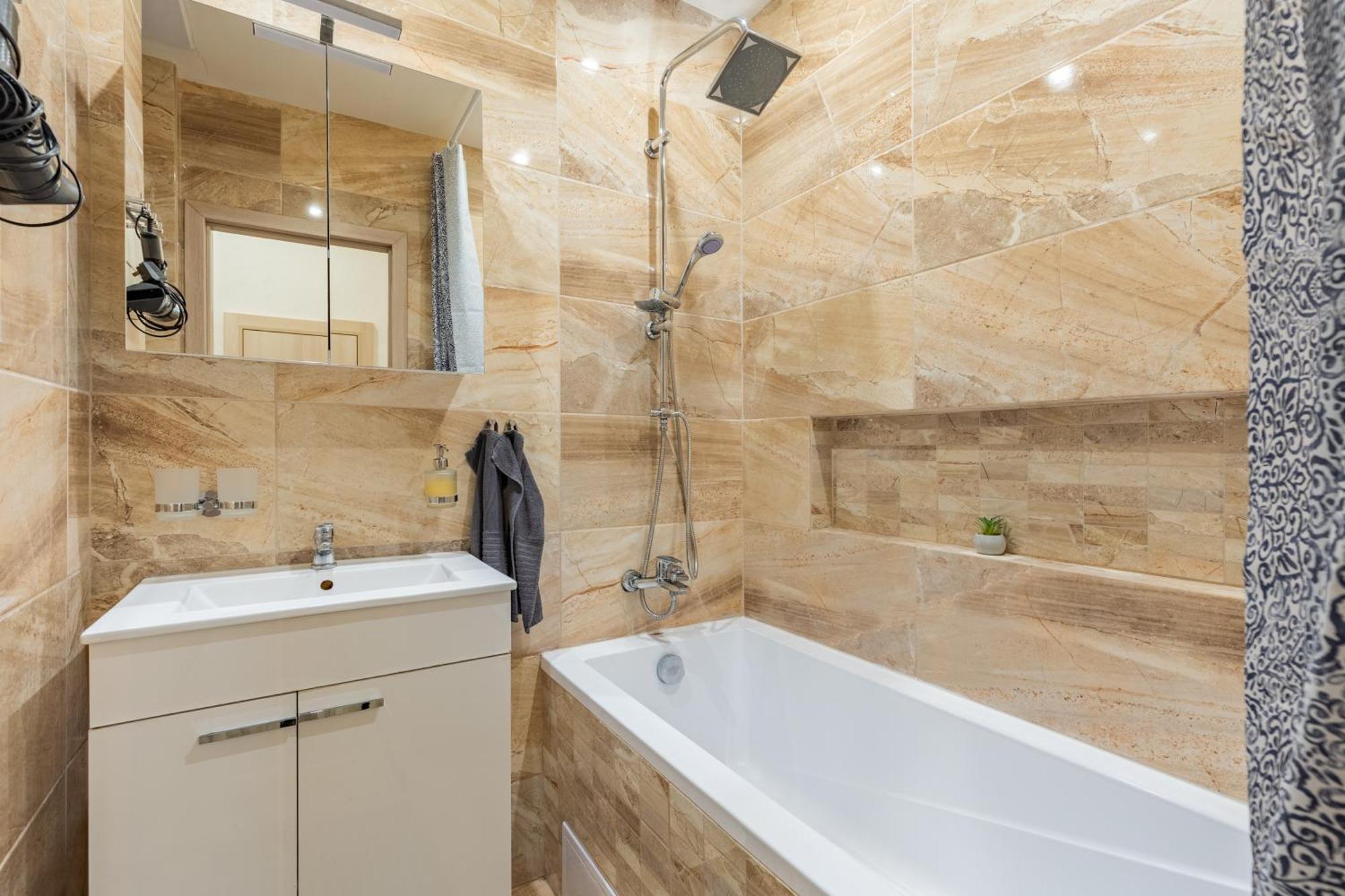 Appartamento Charming Flat, Steps From Castle - Historic Part Bratislava Esterno foto
