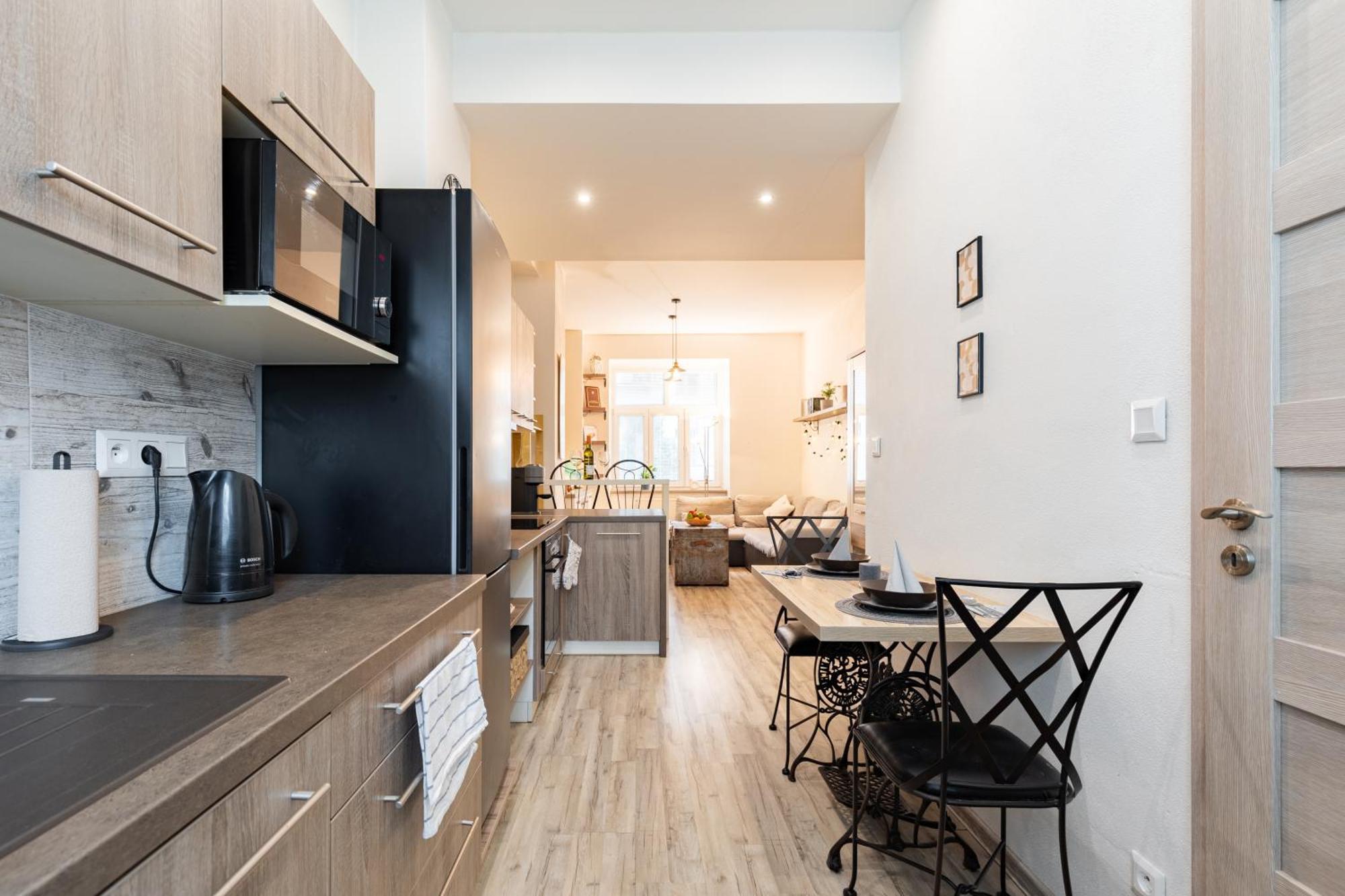 Appartamento Charming Flat, Steps From Castle - Historic Part Bratislava Esterno foto