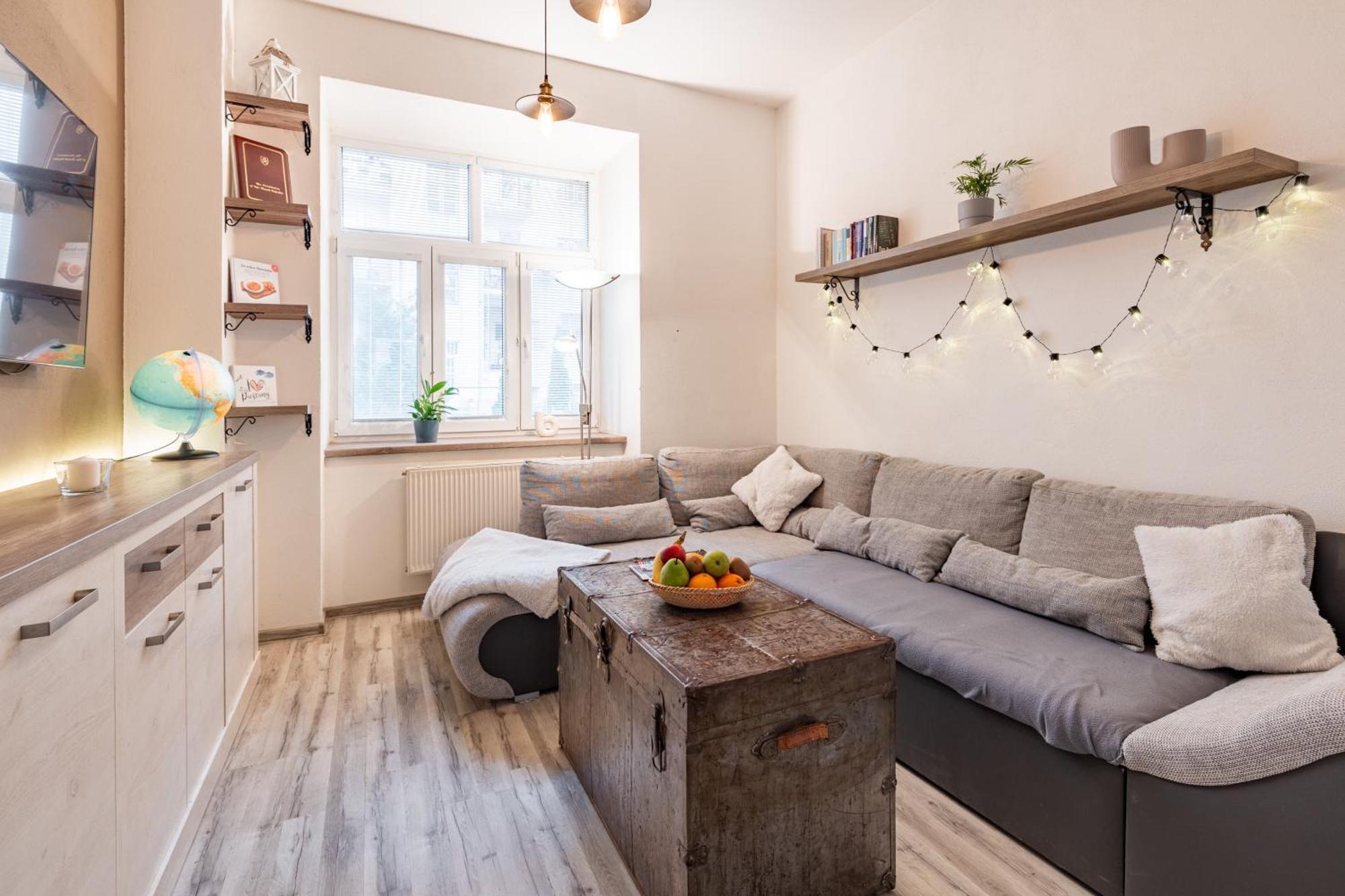 Appartamento Charming Flat, Steps From Castle - Historic Part Bratislava Esterno foto