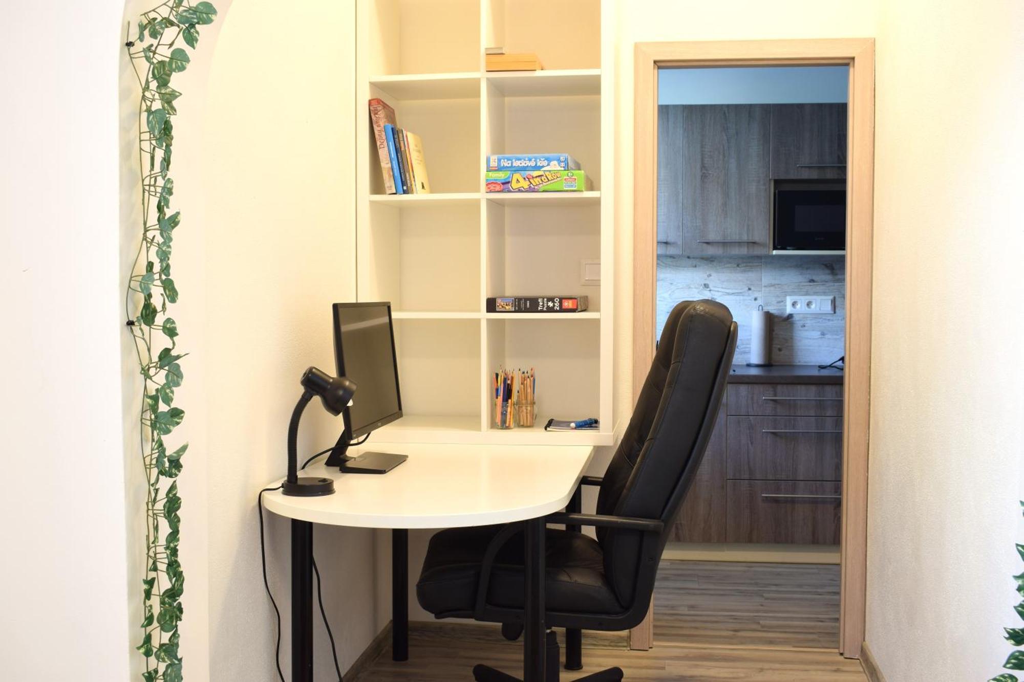 Appartamento Charming Flat, Steps From Castle - Historic Part Bratislava Esterno foto